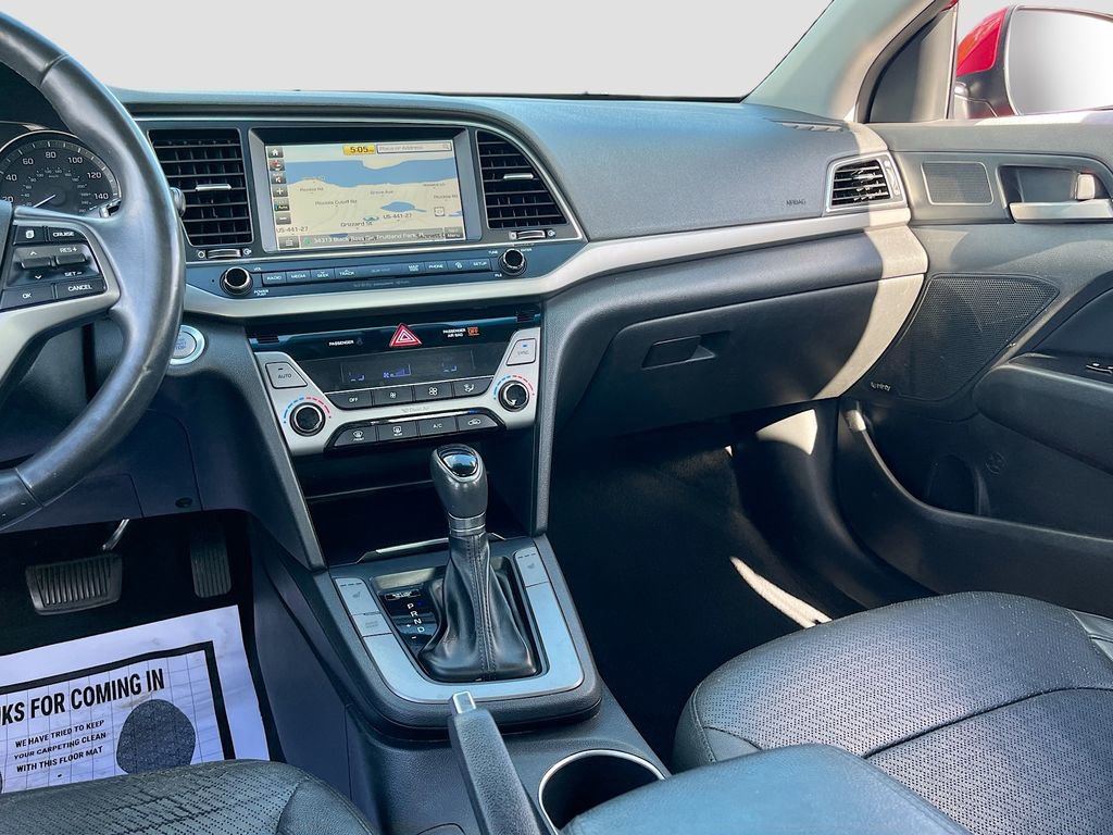 Used 2017 Hyundai Elantra Limited w/ Limited Tech Package 08 image 24