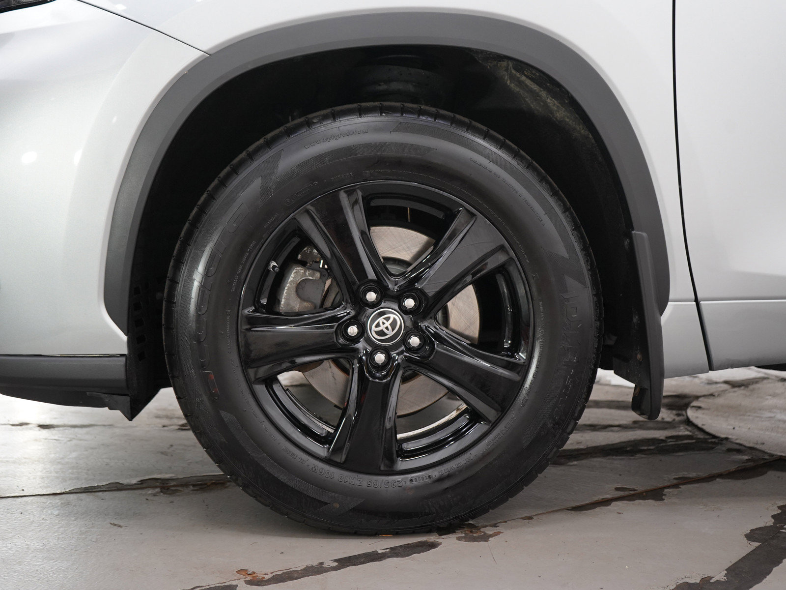 Used 2023 Toyota Highlander L AWD/4WD image 31