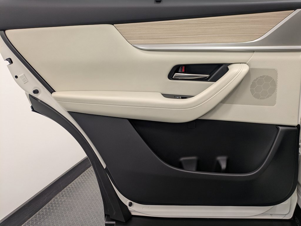 Used 2024 MAZDA CX-90 Plug-In Hybrid w/ Premium Plus image 21