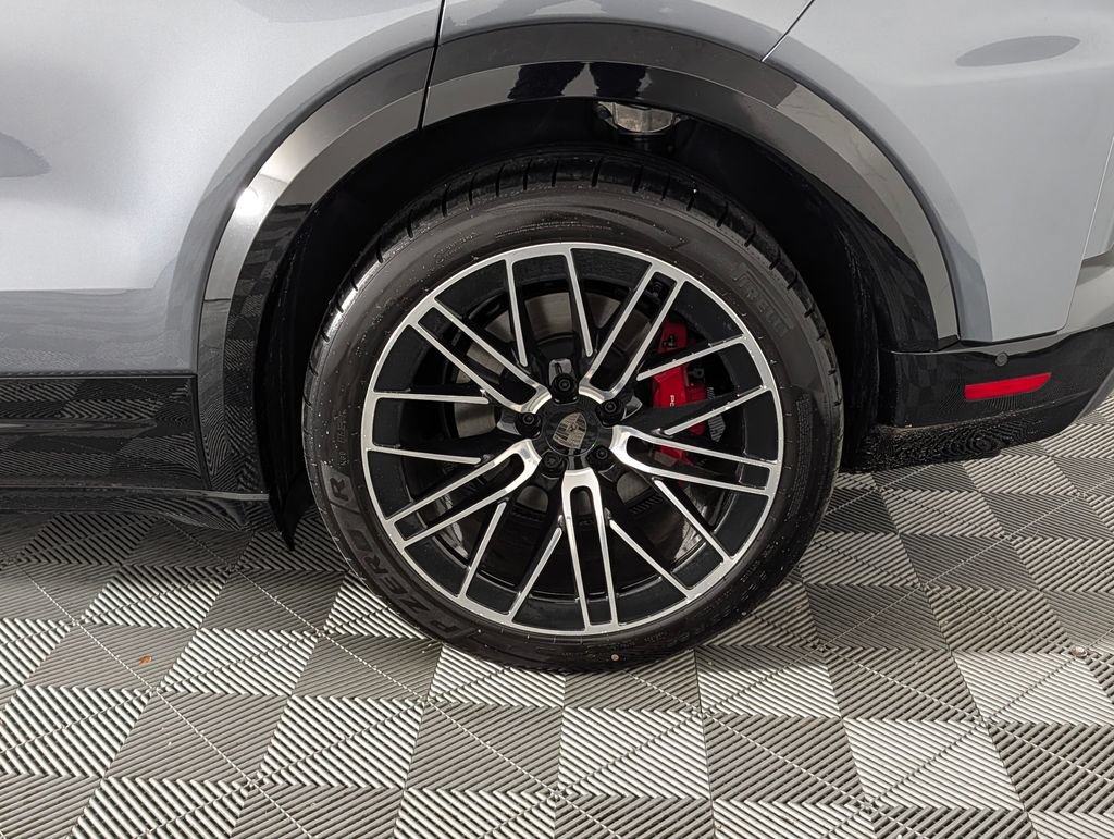 New 2026 Porsche Cayenne Turbo AWD/4WD image 13