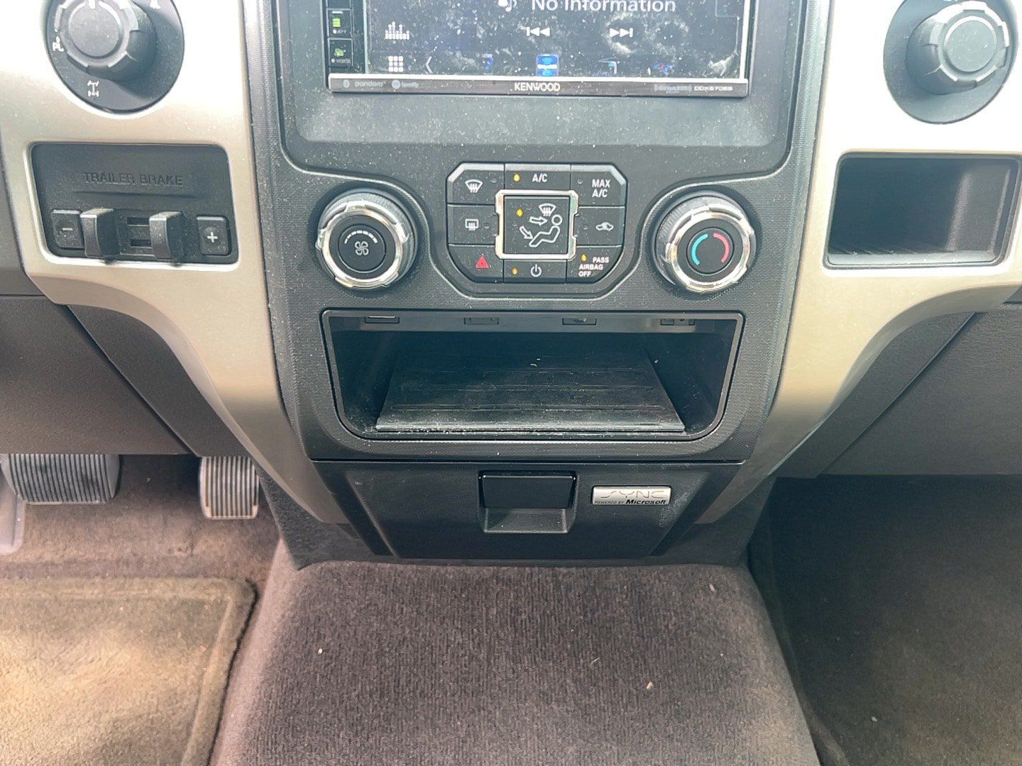 Used 2014 Ford F150 XLT w/ Equipment Group 302A Luxury AWD/4WD image 18