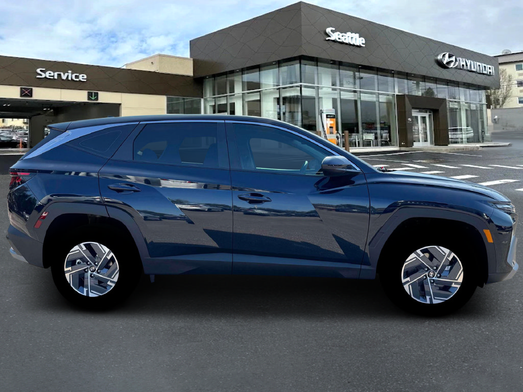 New 2026 Hyundai Tucson Blue SE w/ Tow & Go Package AWD/4WD image 9