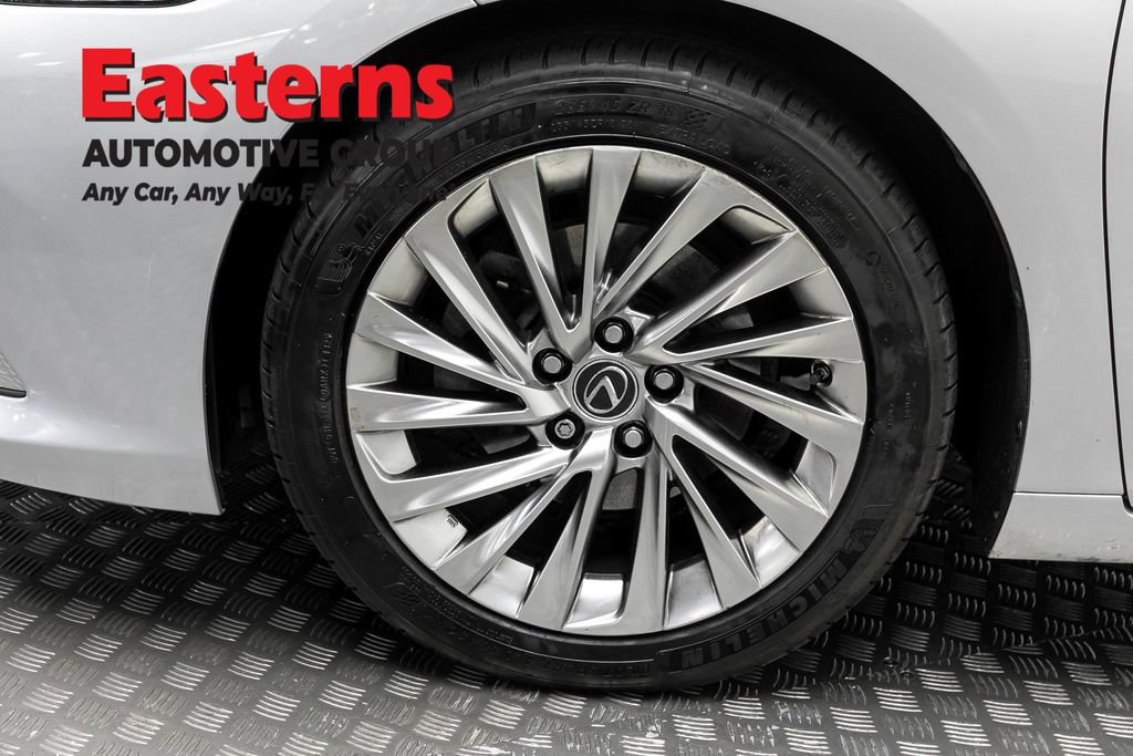 Used 2019 Lexus ES 350 Ultra Luxury w/ Accessory Package FWD image 34