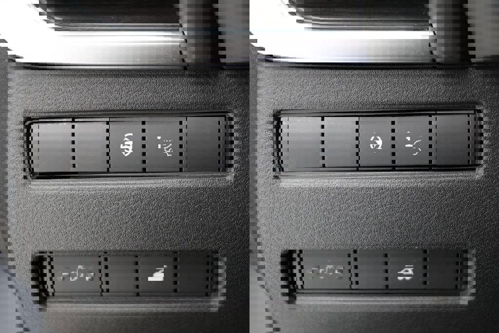 Used 2023 Nissan Rogue Platinum w/ Platinum Premium Package image 30