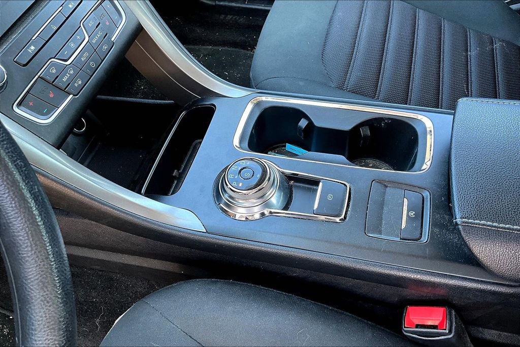 Used 2017 Ford Fusion SE w/ Fusion SE Technology Package FWD image 15