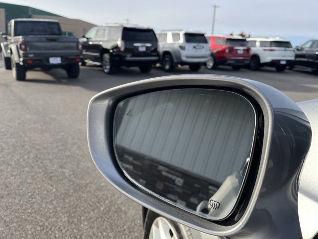 Used 2020 Chrysler Pacifica Limited image 27