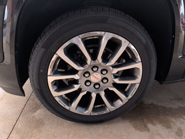 Certified 2023 GMC Acadia Denali w/ Trailering Package image 28