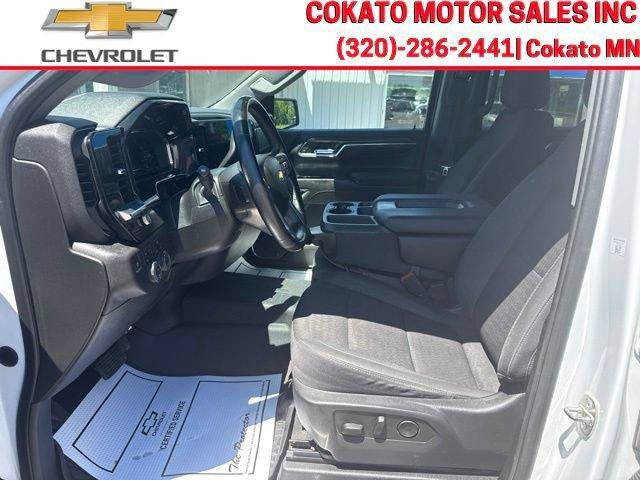 Used 2023 Chevrolet Silverado 1500 LT w/ Z71 Off-Road Package AWD/4WD image 16