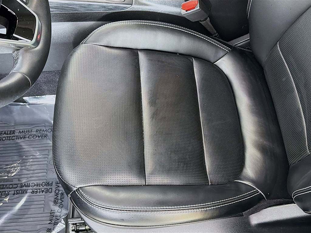 Used 2024 Ford Escape Platinum image 21