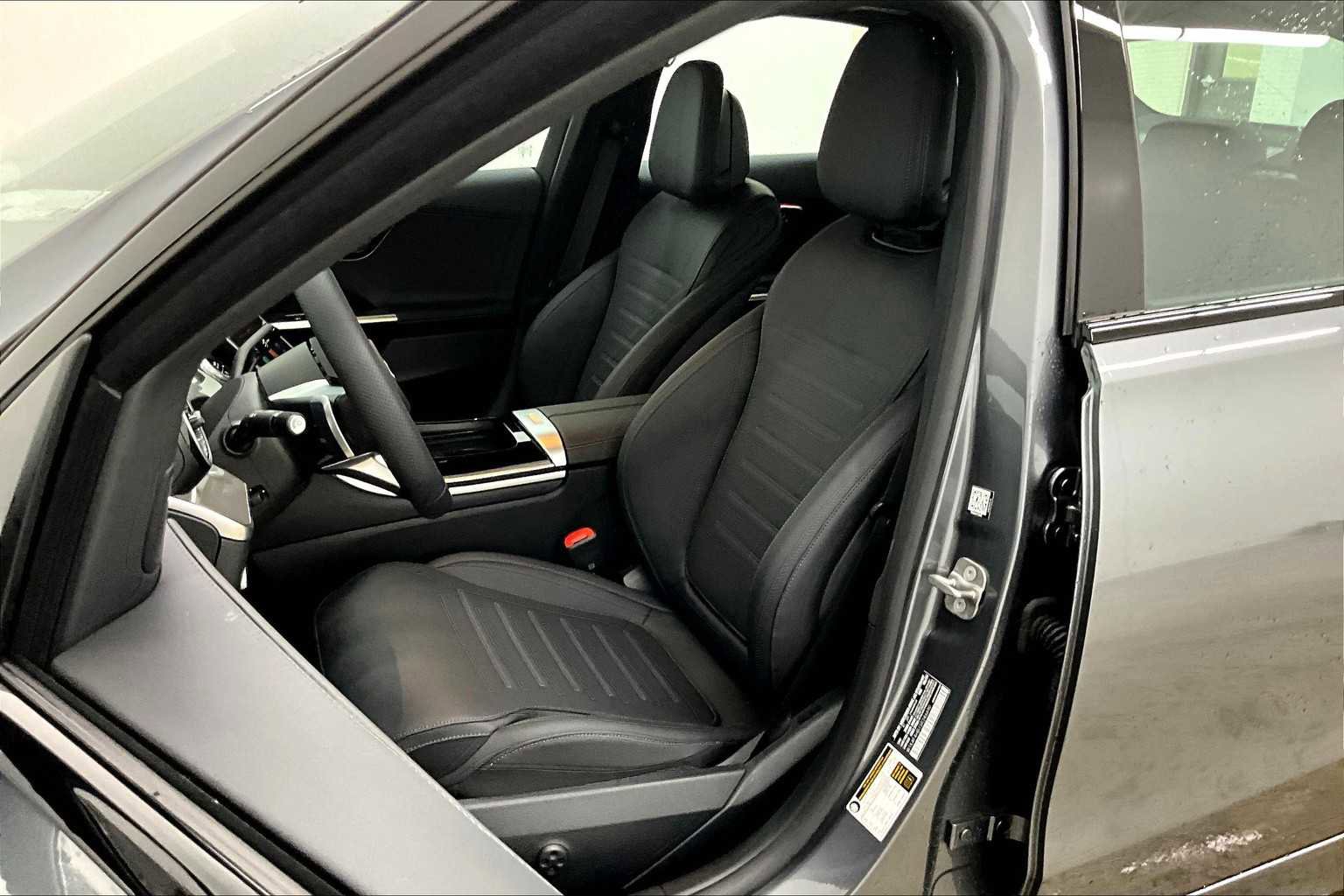 New 2025 Mercedes-Benz C 300 4MATIC Sedan image 9