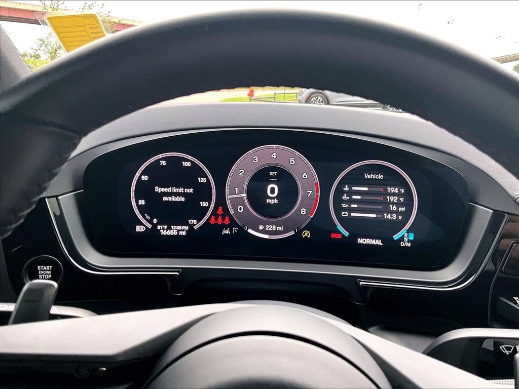 Certified 2024 Porsche Cayenne Coupe AWD/4WD image 25