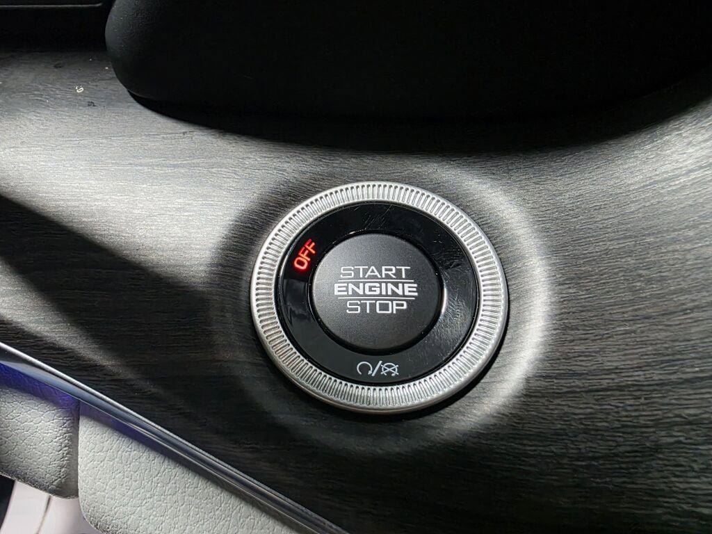 Used 2022 Jeep Grand Cherokee Overland AWD/4WD image 21