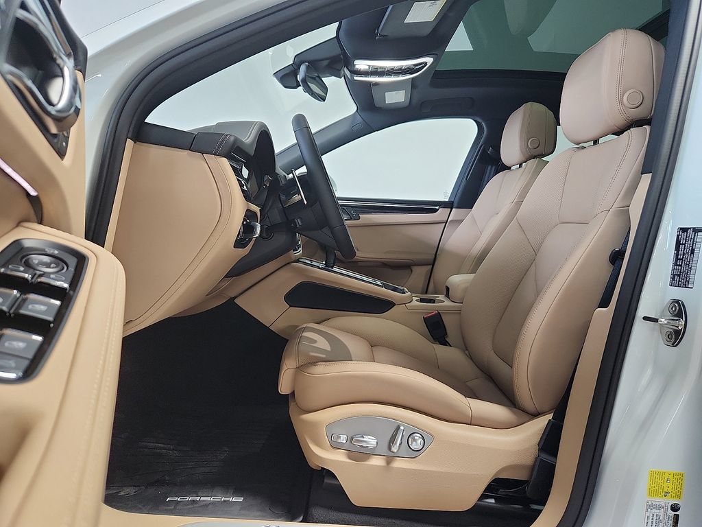 New 2026 Porsche Macan S AWD/4WD image 5