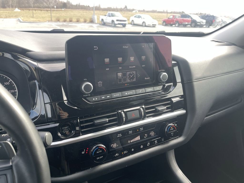 Used 2025 Nissan Pathfinder SV image 26