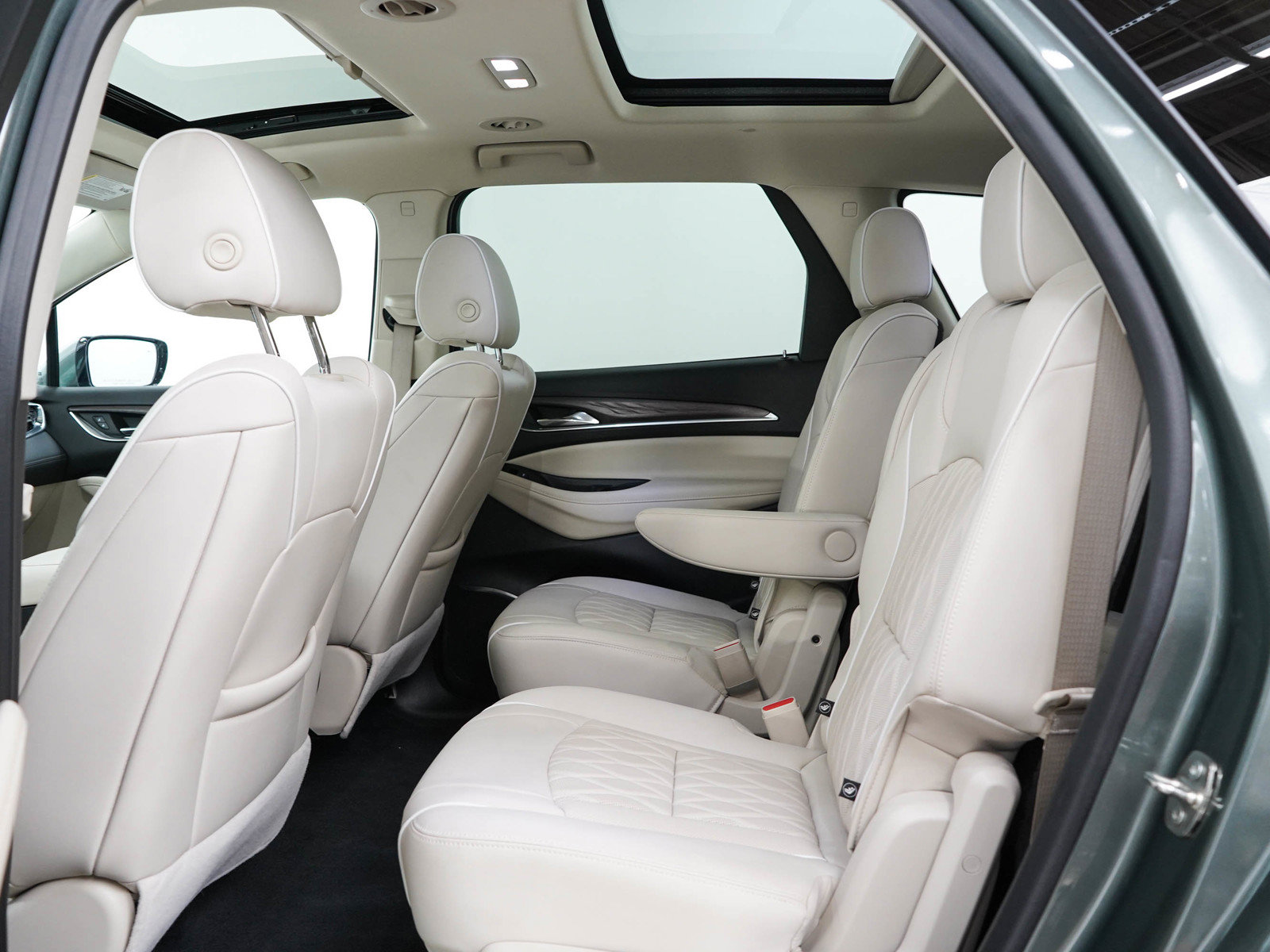 Used 2023 Buick Enclave Avenir w/ Trailering Package, 5000 lbs. AWD/4WD image 16