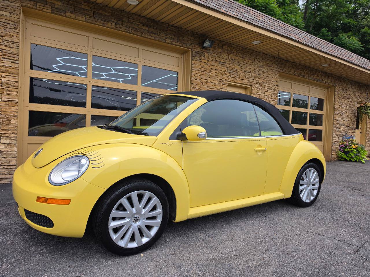 Used 2008 Volkswagen Beetle SE FWD image 63