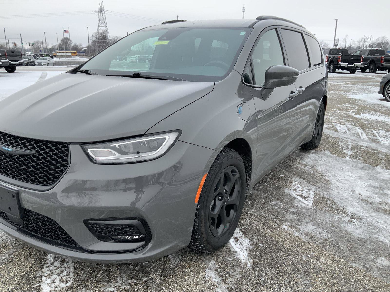 Used 2021 Chrysler Pacifica Limited w/ S Appearance Package image 17