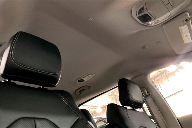 Used 2024 Chrysler Pacifica Limited FWD image 22