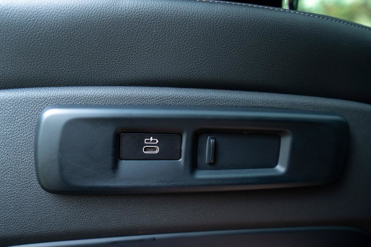 Used 2021 BMW X5 M50i AWD/4WD image 26