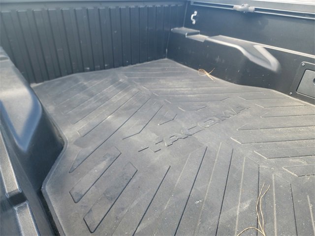 Used 2022 Toyota Tacoma SR w/ SR Convenience Package image 16