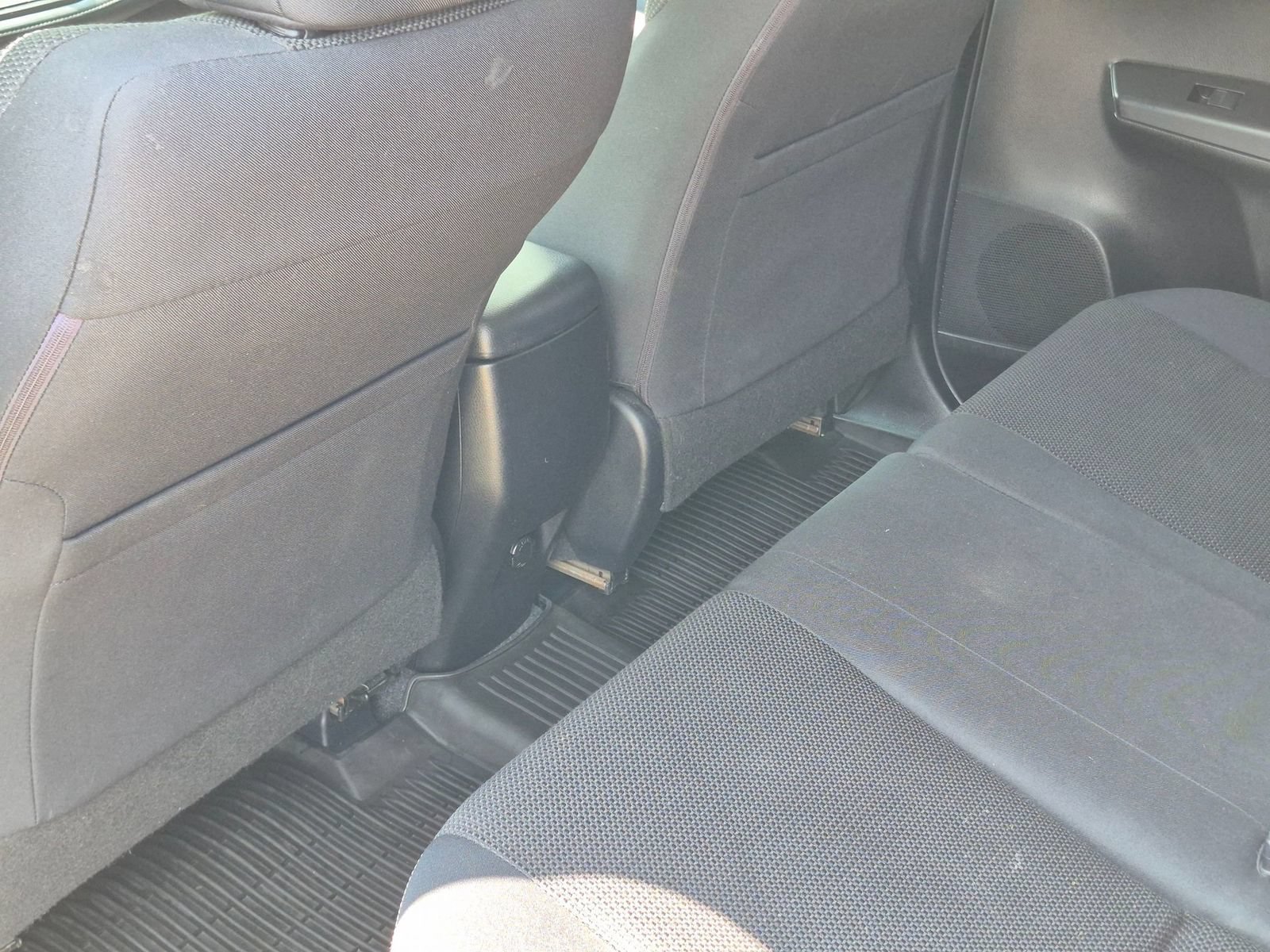 Used 2017 Toyota RAV4 XLE AWD/4WD image 27