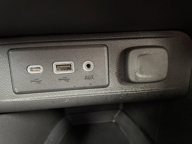 Used 2020 Buick Encore GX Preferred w/ Cold Weather Comfort Package image 20