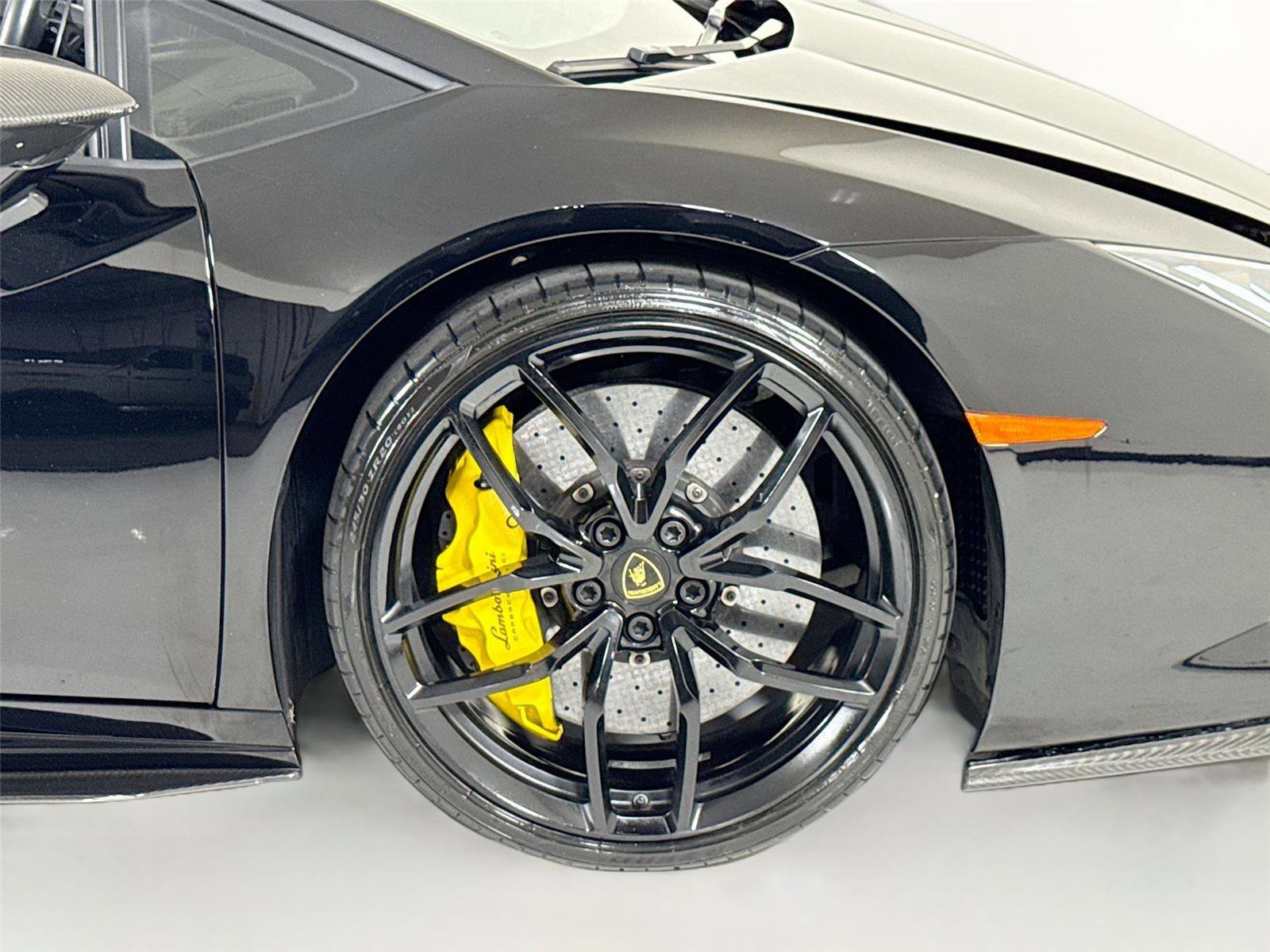 Used 2017 Lamborghini Huracan LP 610-4 image 39