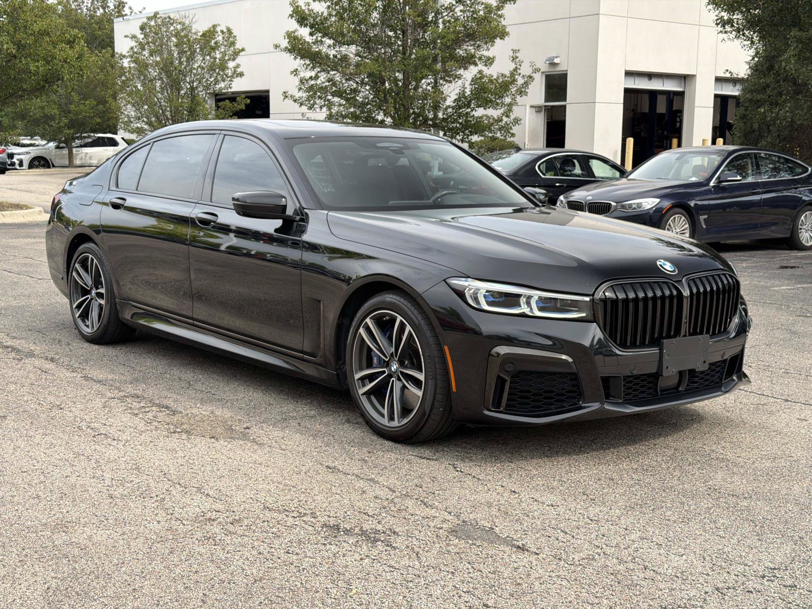 Used 2020 BMW 750i xDrive w/ Executive Package AWD/4WD image 3