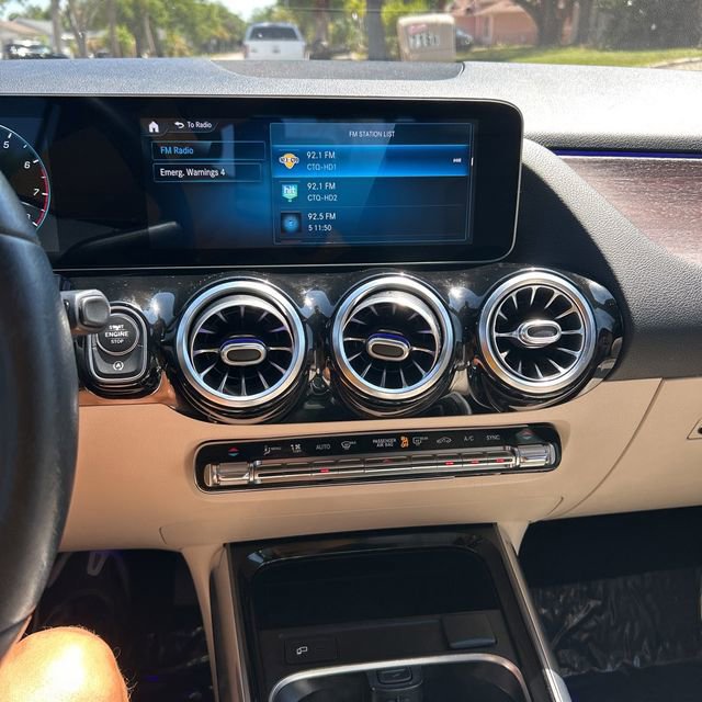 Used 2021 Mercedes-Benz GLA 250 w/ Premium Package image 17