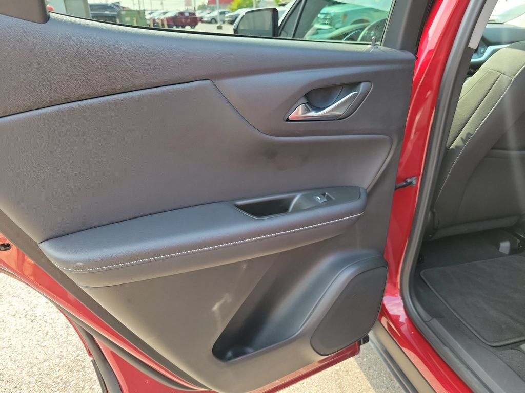 Used 2025 Chevrolet Blazer LT AWD/4WD image 16
