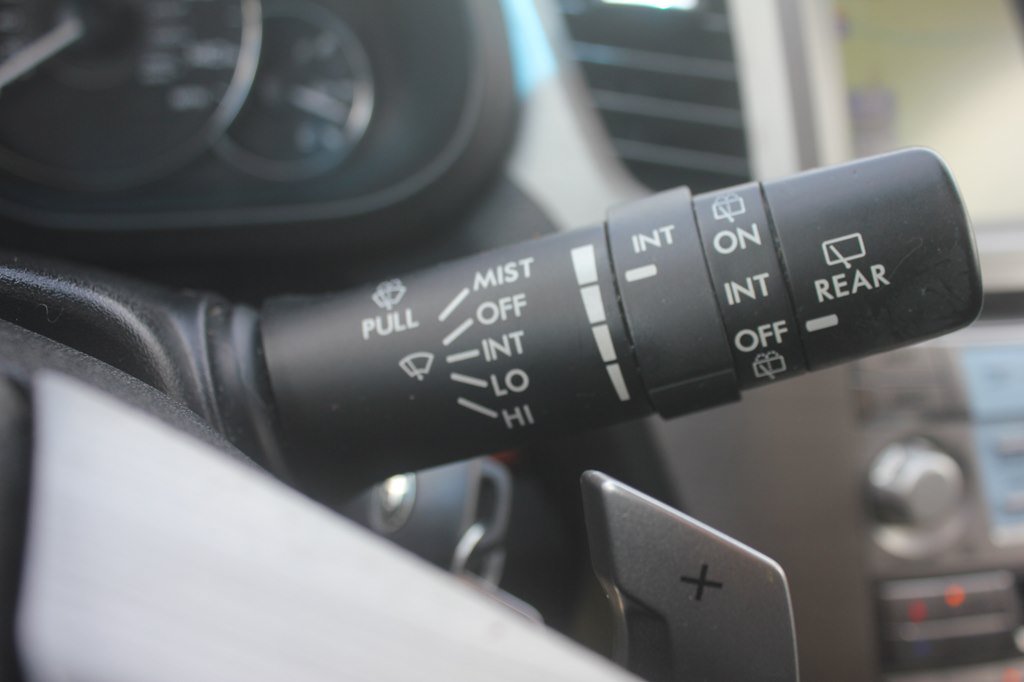 Used 2011 Subaru Outback 2.5i Limited AWD/4WD image 15