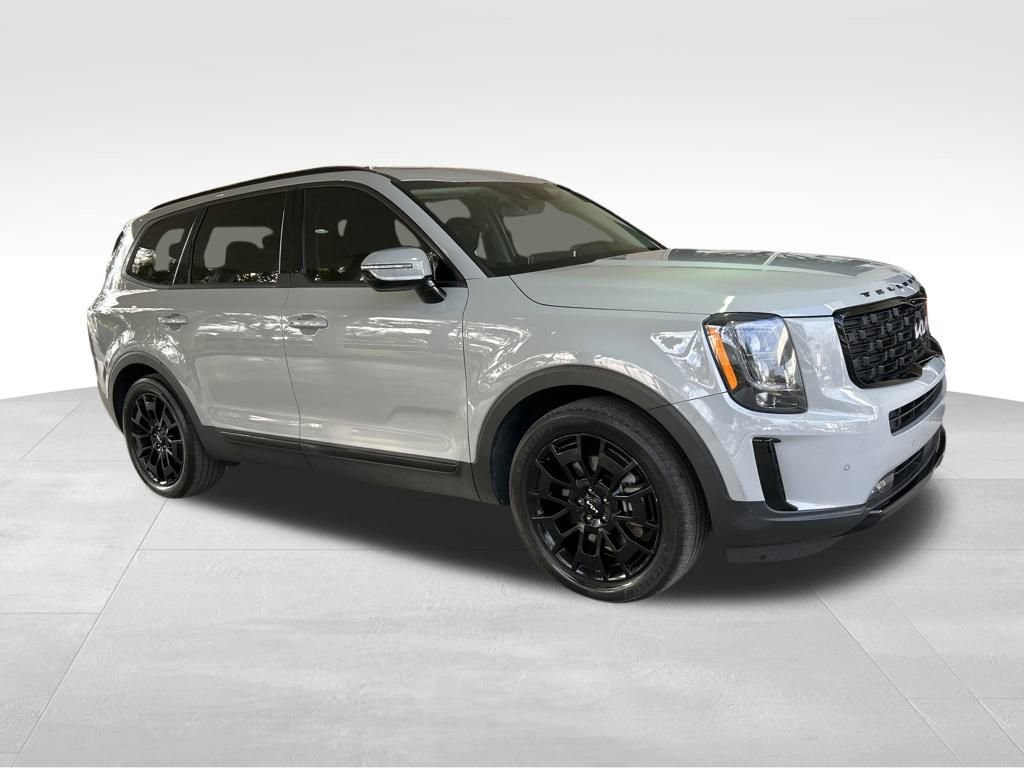 Used 2022 Kia Telluride SX w/ SX Prestige Package image 2