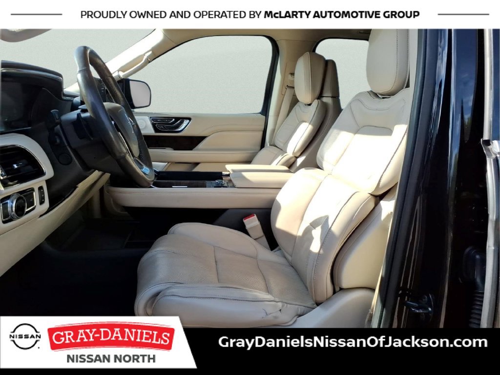 Used 2019 Lincoln Navigator Reserve AWD/4WD image 23
