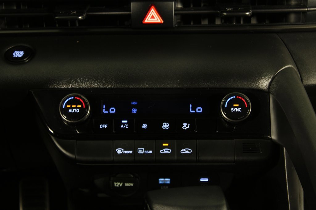 Certified 2025 Hyundai Elantra Sport image 17
