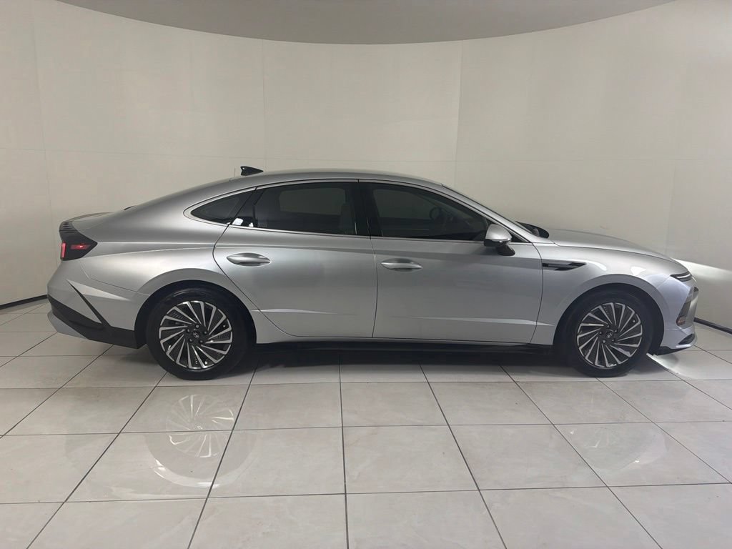 Certified 2025 Hyundai Sonata SEL FWD image 4