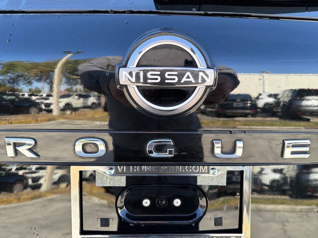 Certified 2023 Nissan Rogue SV FWD image 37