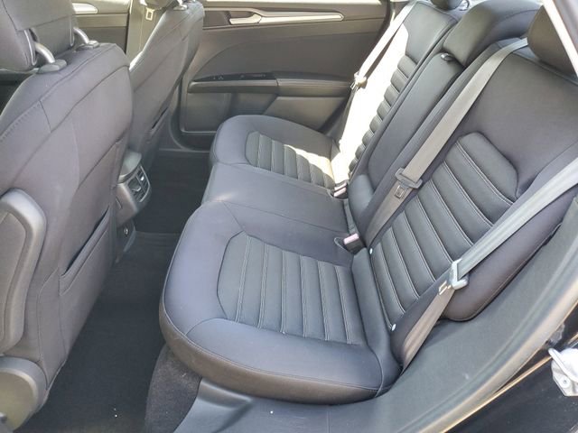 Used 2015 Ford Fusion SE FWD image 11