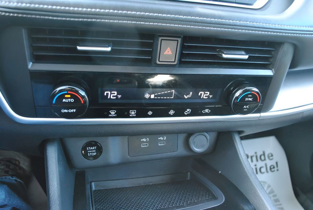 Used 2025 Nissan Rogue SV AWD/4WD image 10