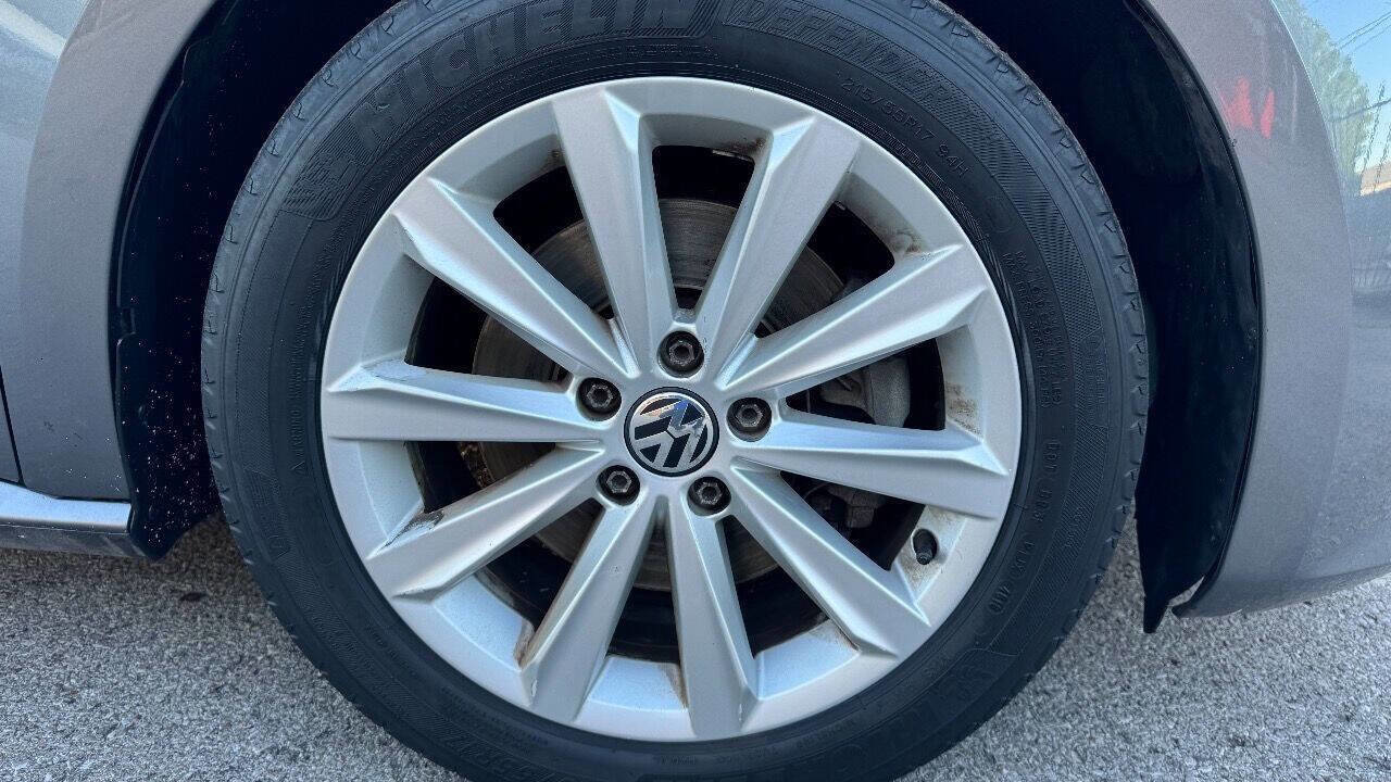 Used 2012 Volkswagen Passat 2.5 SEL Premium image 32