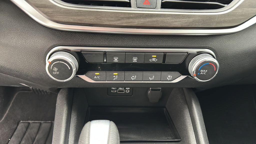 Used 2025 Nissan Altima 2.5 SV FWD image 18
