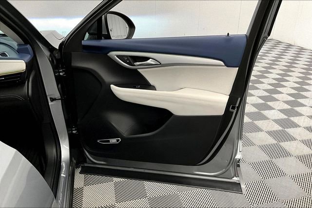 Used 2024 Buick Envision Avenir image 22