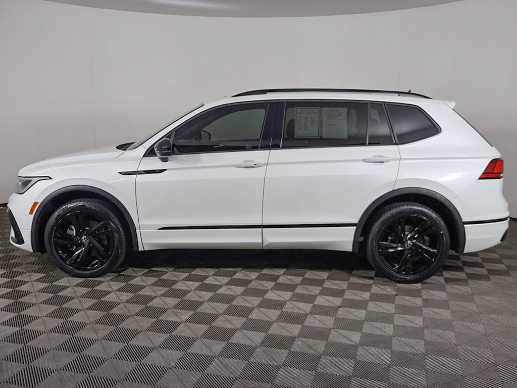 Used 2024 Volkswagen Tiguan SE R-Line FWD image 17