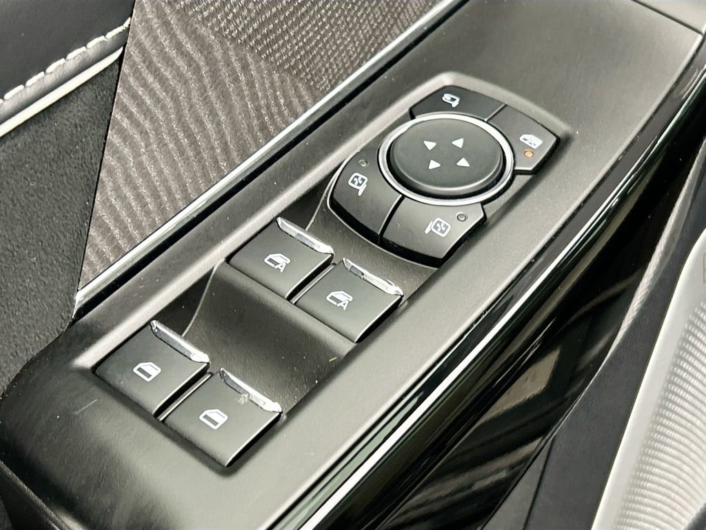 Used 2023 Ford F150 Lightning Platinum image 22