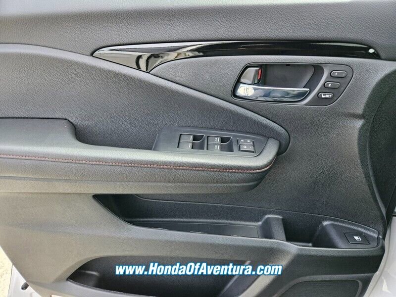 New 2025 Honda Ridgeline Black Edition image 14
