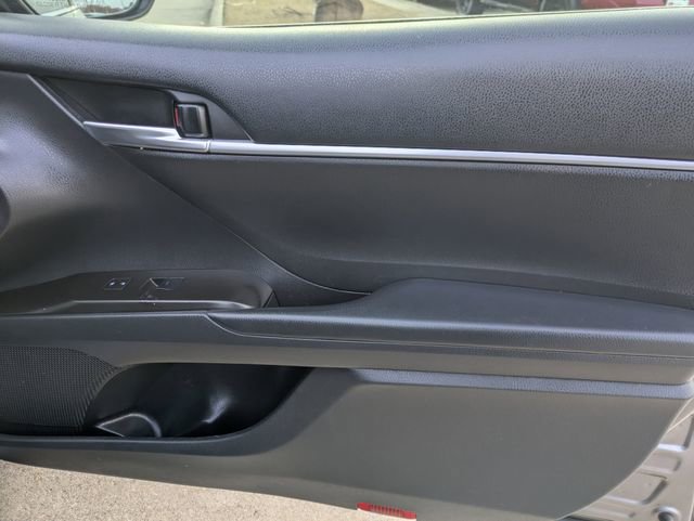 Used 2022 Toyota Camry SE image 32