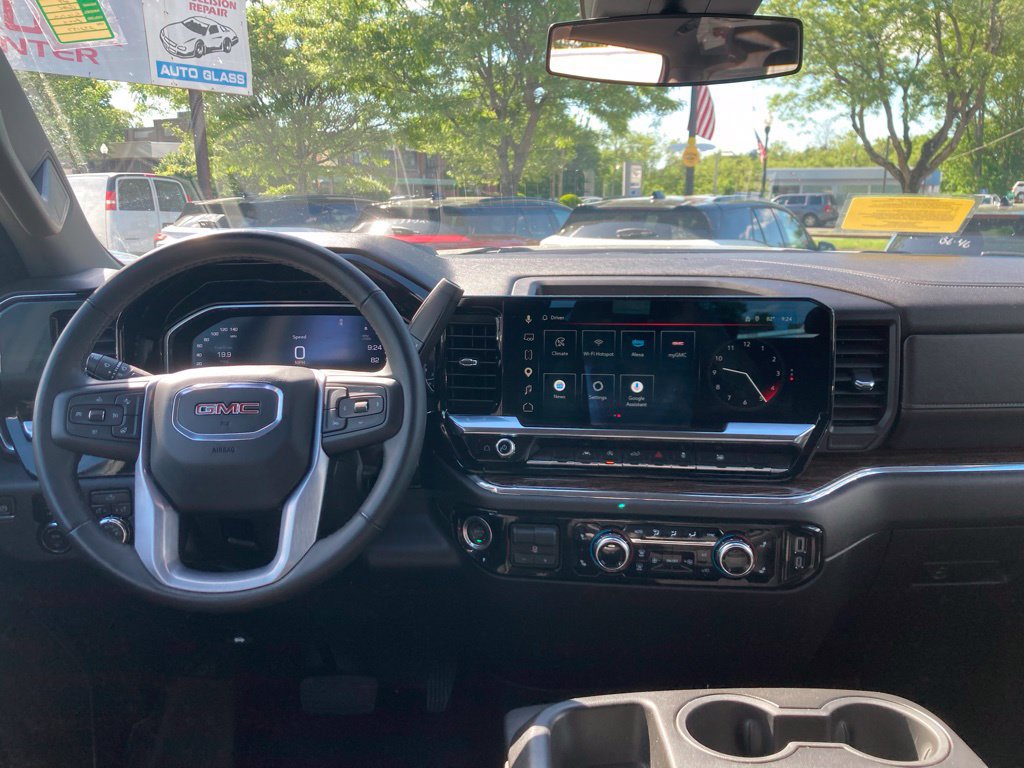 Used 2024 GMC Sierra 1500 SLE AWD/4WD image 5