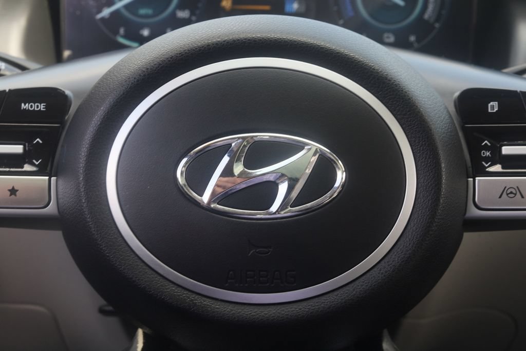 Used 2023 Hyundai Tucson SEL w/ Cargo Package AWD/4WD image 10