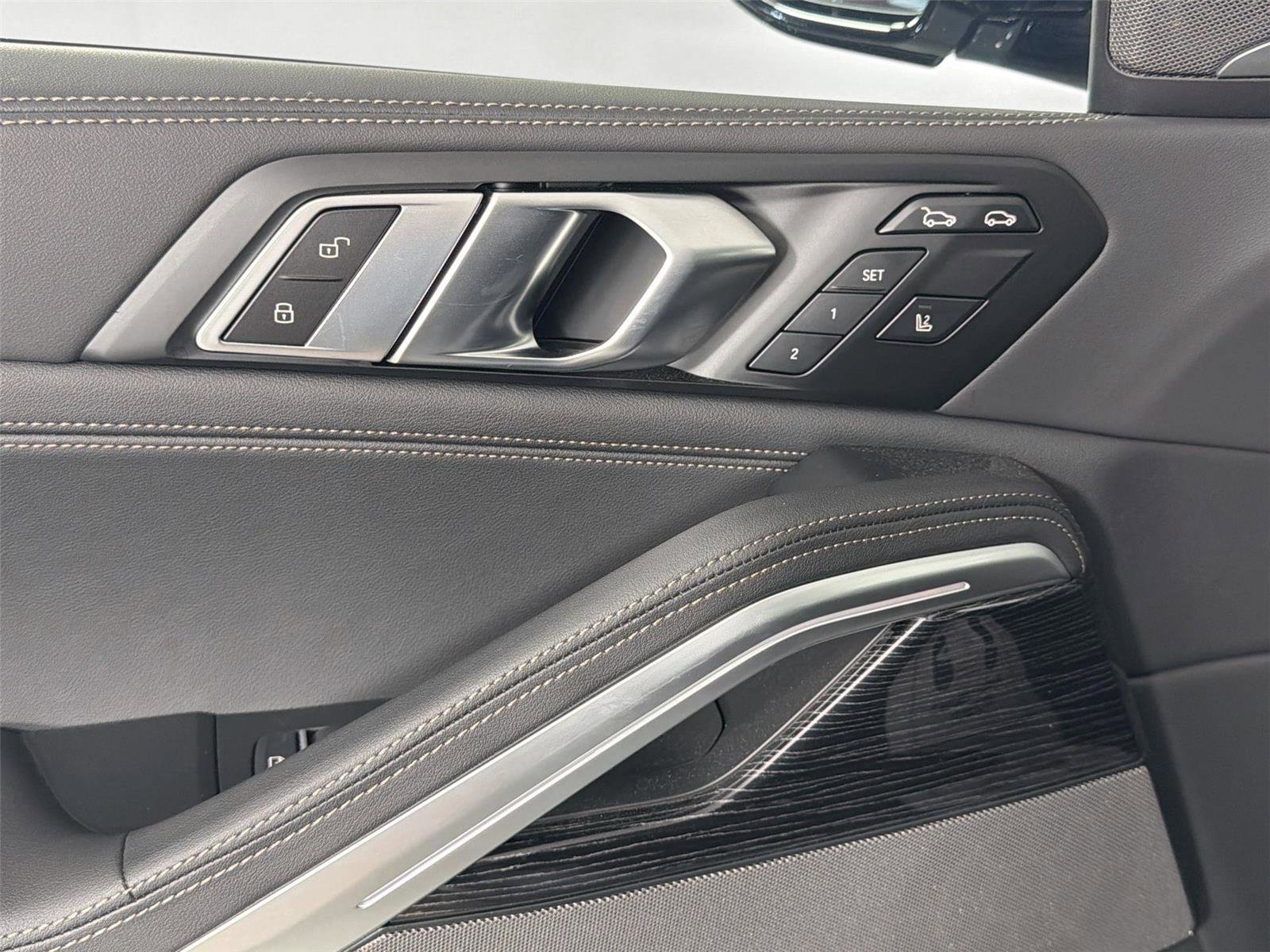 New 2026 BMW X6 xDrive40i w/ Climate Comfort Package image 17