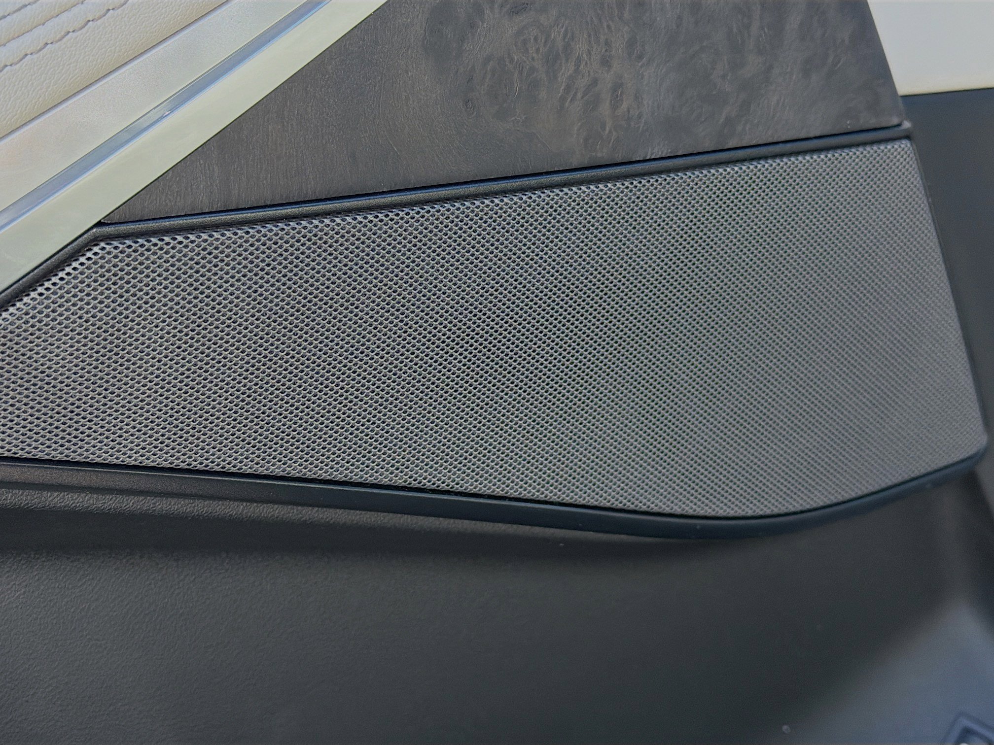 New 2026 BMW X5 xDrive50e w/ Executive Package image 24