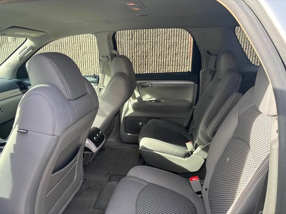 Used 2008 Saturn Outlook XE w/ Preferred Package image 3